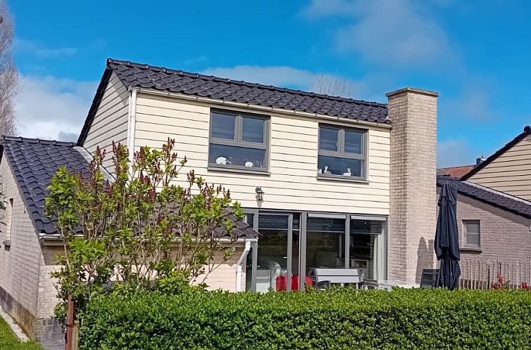 Ferienhaus Zee en Polder in Westende mit moderner Einrichtung und Terrasse an der belgischen Kueste.