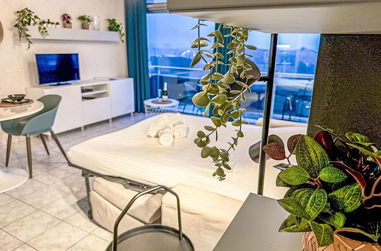 Appartement Studio 806 with balcony
