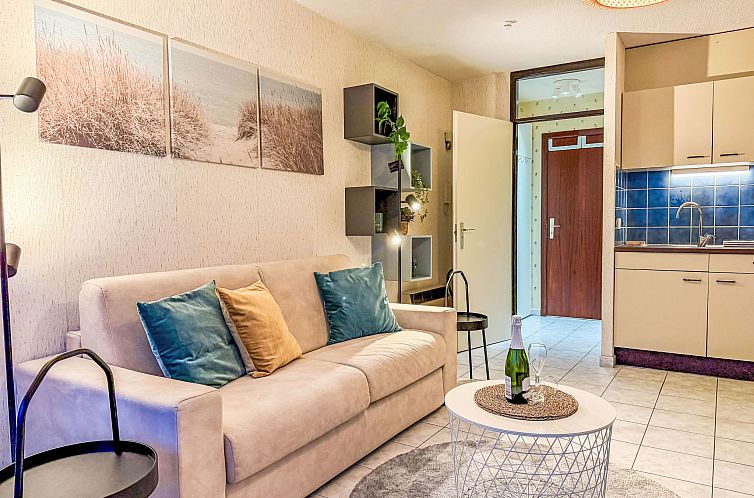 Appartement Studio 806 with balcony