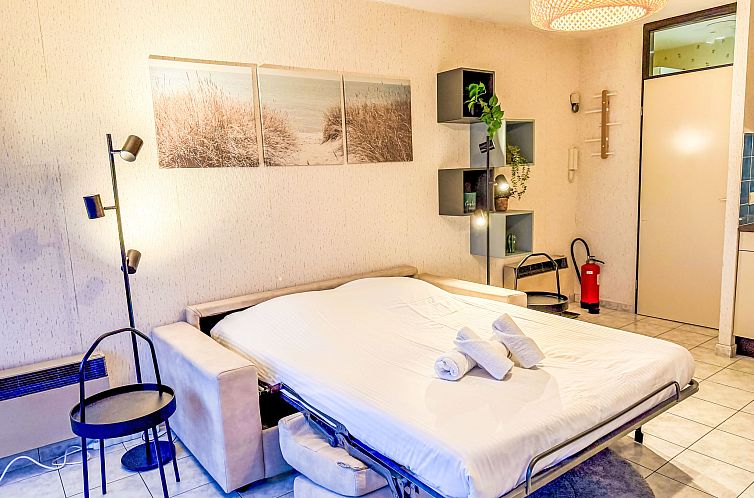 Appartement Studio 806 with balcony