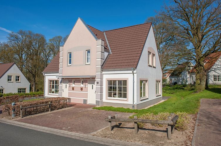 Enjoy the BB4 bungalow in Bad Bentheim, Lower Saxony, Germany, ideally located for a relaxing stay in picturesque surroundings.
