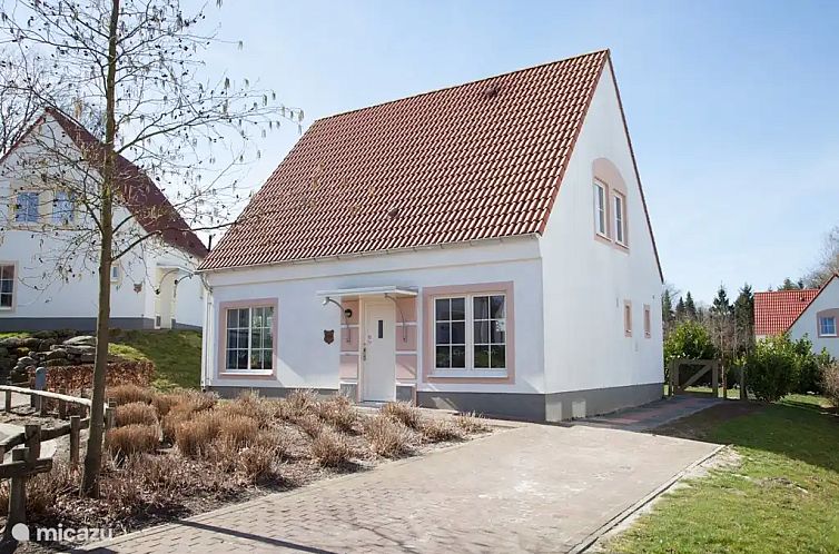 Cozy vacation home Haus Willy in Bad Bentheim, Lower Saxony, with its own sauna and beautiful surroundings.