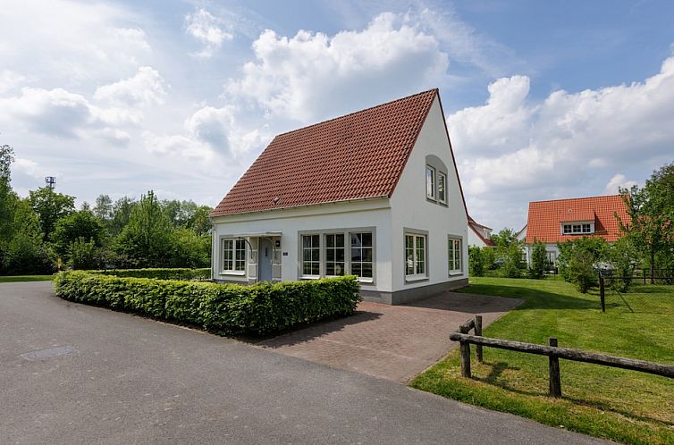 Vacation home BB10 Comfort in Bad Bentheim, Germany, with spacious garden and serene surroundings.