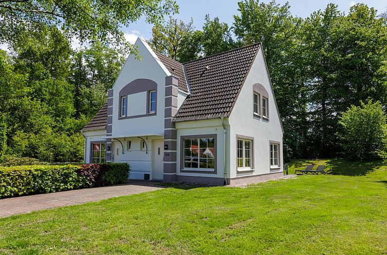 Vacation home BB4 Comfort in green Bad Bentheim, Lower Saxony, offers a serene escape.