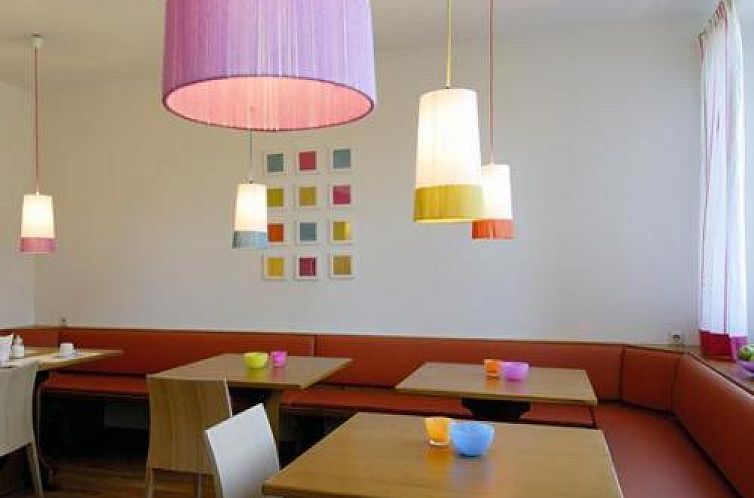 Business & Budget Hotel Tessin
