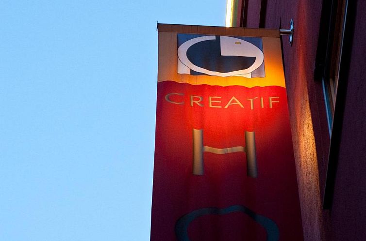 1st Creatif Hotel Elephant