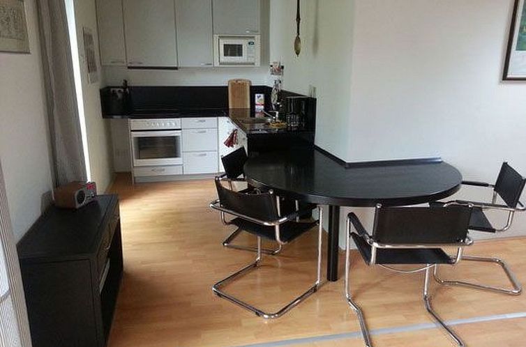 Appartement Moderne Studiowohnung im Obergeschoss mit Balkon