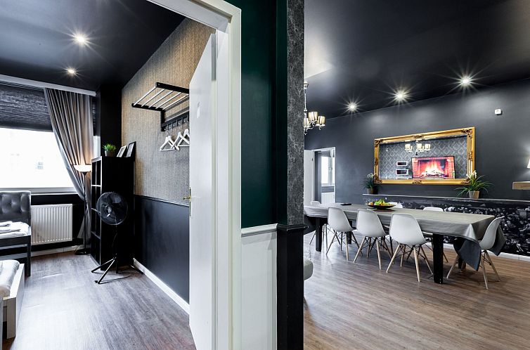 Appartement für acht Erwachsene und zwei Kinder