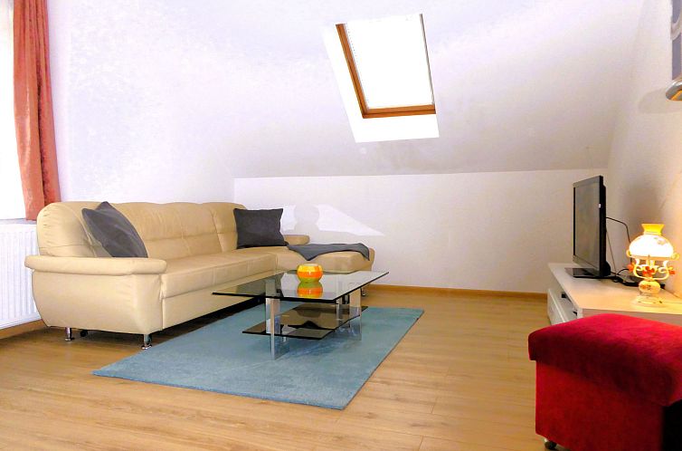 Appartement Wohung mit Balkon und Garten nahe Stadtgrenze