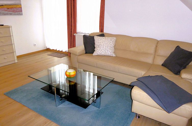 Appartement Wohung mit Balkon und Garten nahe Stadtgrenze