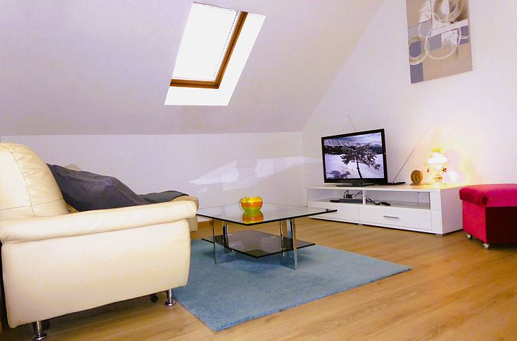 Appartement Wohung mit Balkon und Garten nahe Stadtgrenze