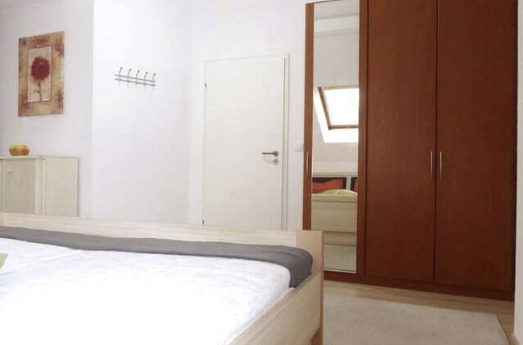 Appartement Wohung mit Balkon und Garten nahe Stadtgrenze