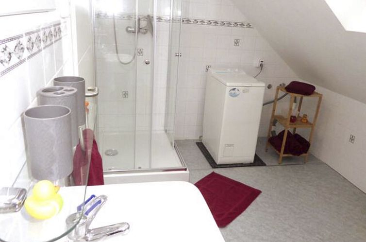 Appartement Wohung mit Balkon und Garten nahe Stadtgrenze