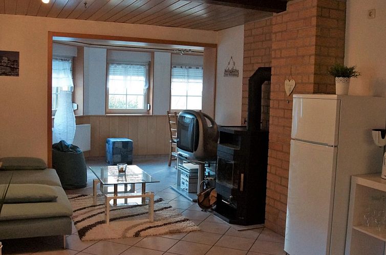 Appartement Geräumige Ferienwohnung im Untergeschoss