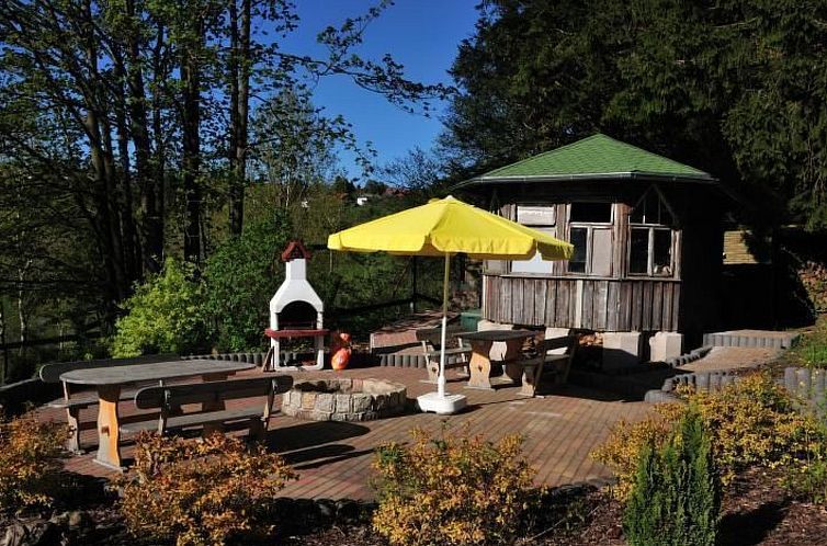 Vakantiehuis mit Spielplatz, Garten und Fernsicht