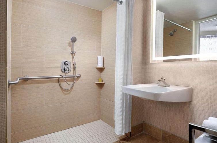 DoubleTree by Hilton Philadelphia Center City