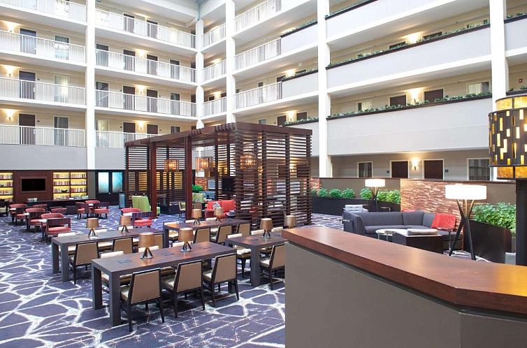 Embassy Suites by Hilton Philadelphia Airport