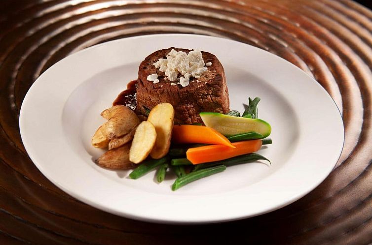 Embassy Suites by Hilton Philadelphia Airport