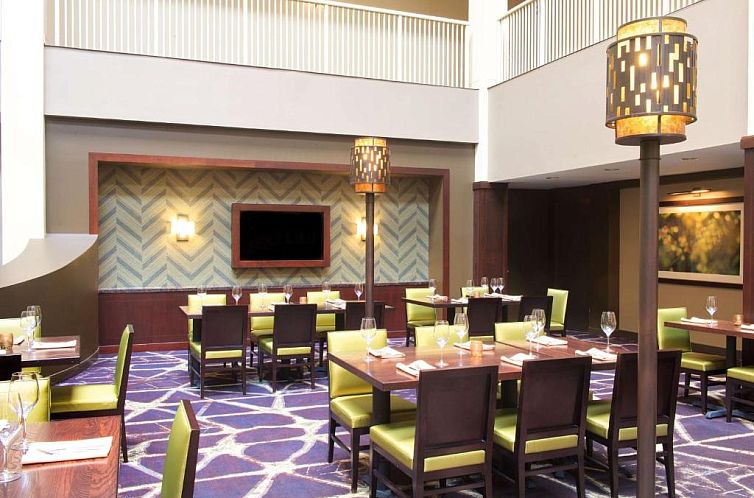 Embassy Suites by Hilton Philadelphia Airport