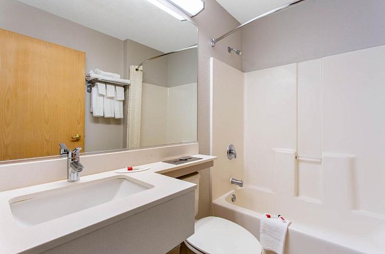 Microtel Inn & Suites by Wyndham Philadelphia Airport