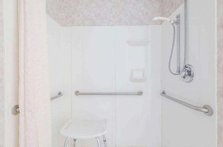 Microtel Inn & Suites by Wyndham Philadelphia Airport