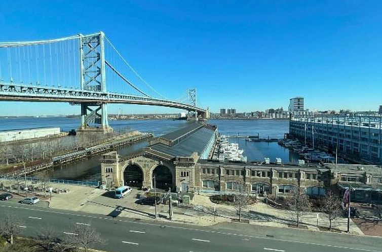 Holiday Inn Express Philadelphia Penn's Landing, an IHG Hote