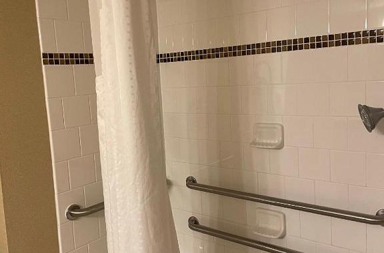 Holiday Inn Express Philadelphia Penn's Landing, an IHG Hote