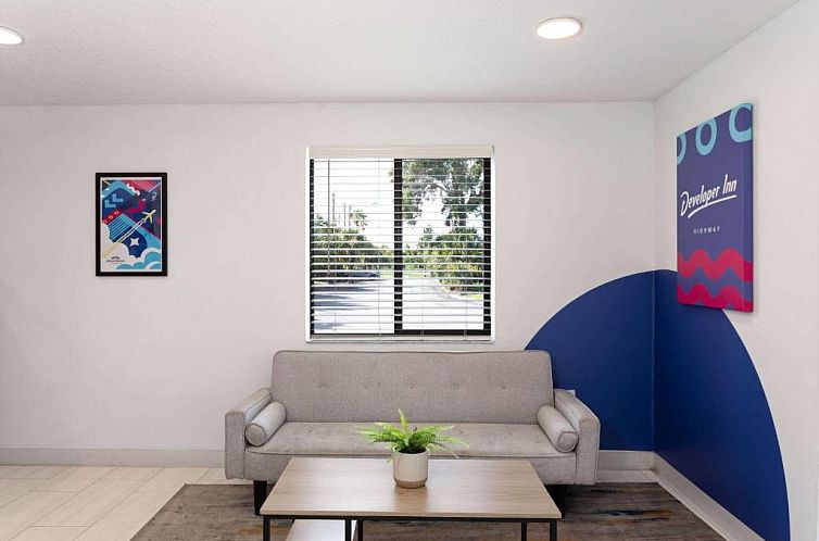 Magic Castle Inn & Suites Motel