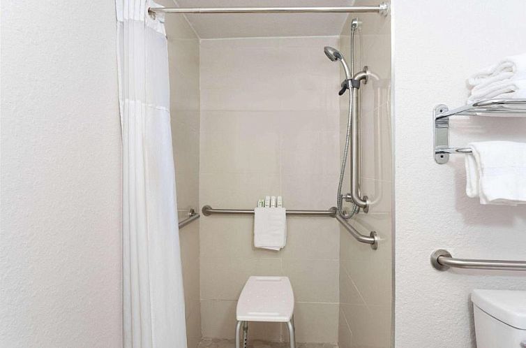 Magic Castle Inn & Suites Motel