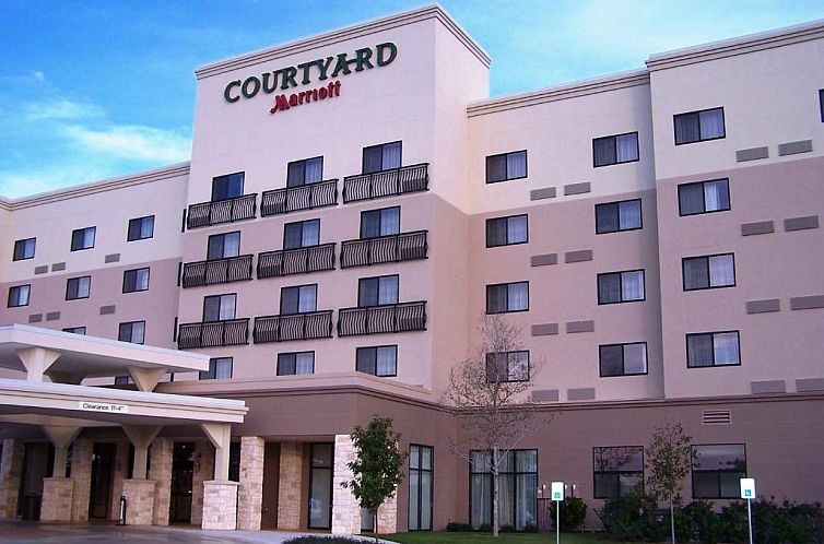 Courtyard by Marriott San Antonio Six Flags at The RIM