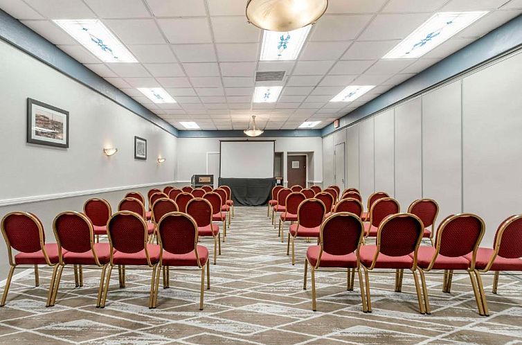 Best Western Plus Grosvenor Airport Hotel