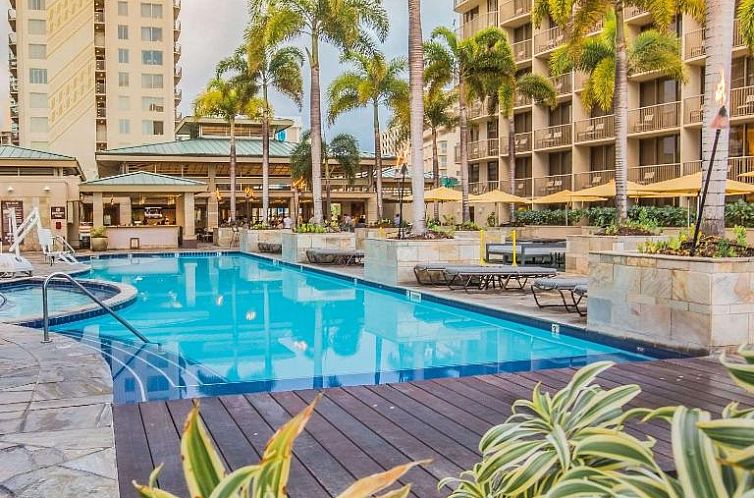 Embassy Suites by Hilton Waikiki Beach Walk
