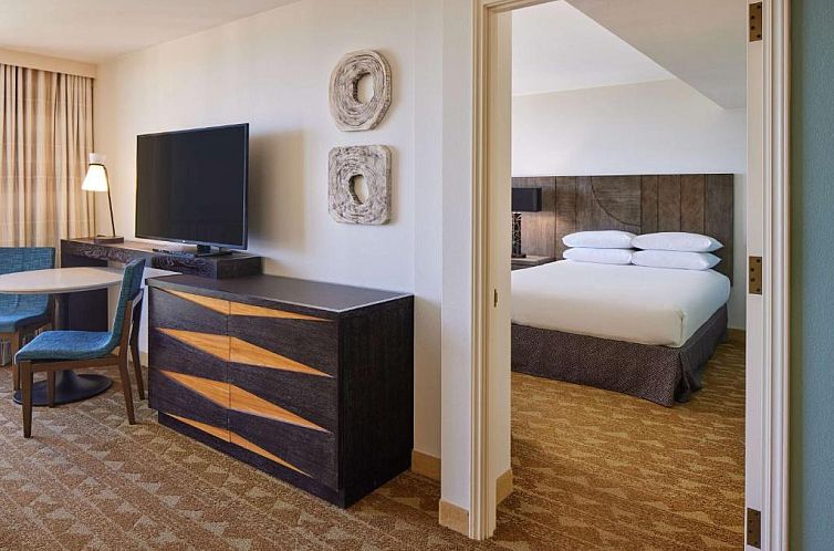 Embassy Suites by Hilton Waikiki Beach Walk
