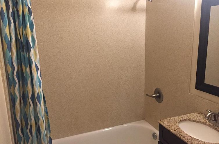 Polynesian Hostel Beach Club