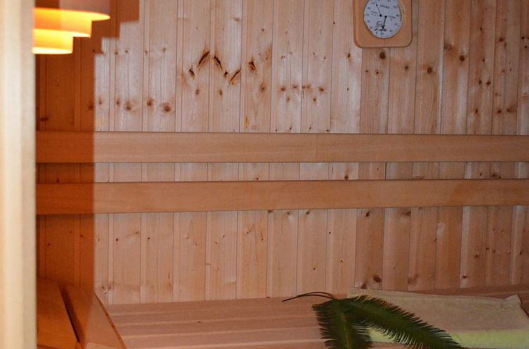 Vakantiehuis Familienfreundliches Ferienhaus mit Sauna am Fu