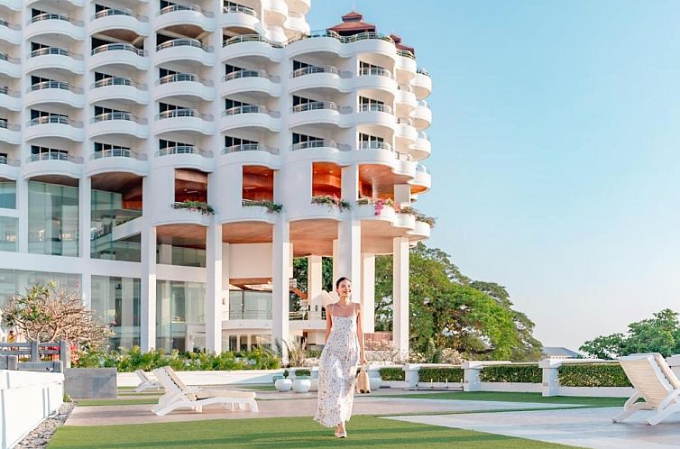 Royal Cliff Grand Hotel - SHA Extra Plus