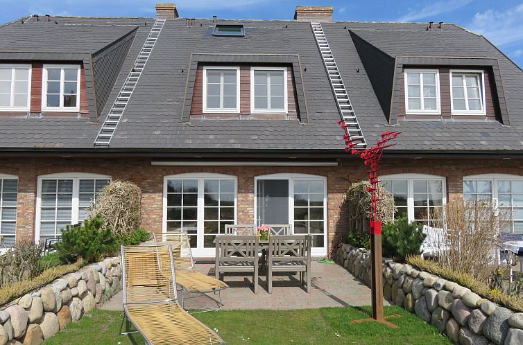Unterkunft 02313132 - Ferienhaus Nordsee - Vakantiehuis Wünderschöner Hausteil mit Garten