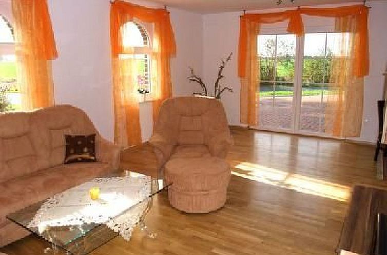 Appartement direkt am Wasser in Dornum Westerbur