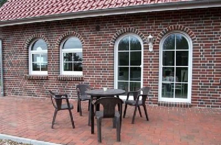 Appartement direkt am Wasser in Dornum Westerbur