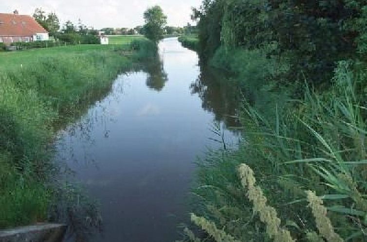 Appartement direkt am Wasser in Dornum Westerbur