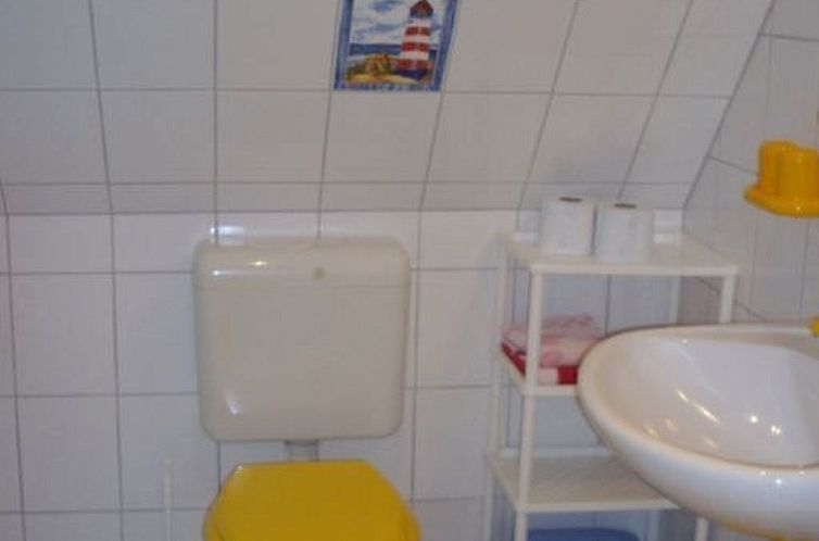 Appartement Wohnung in einem reetgedeckten Friesenhaus aus d