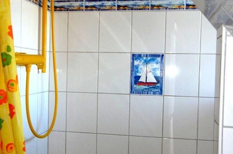 Appartement Wohnung in einem reetgedeckten Friesenhaus aus d