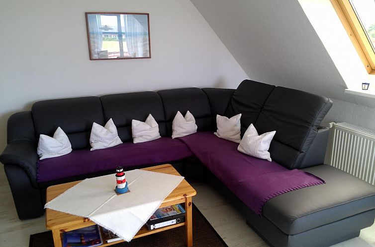 Appartement Moderne Ferienwohnung mit Balkon in Strandnähe