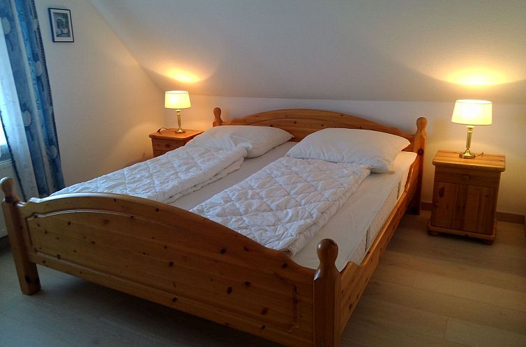 Appartement Moderne Ferienwohnung mit Balkon in Strandnähe