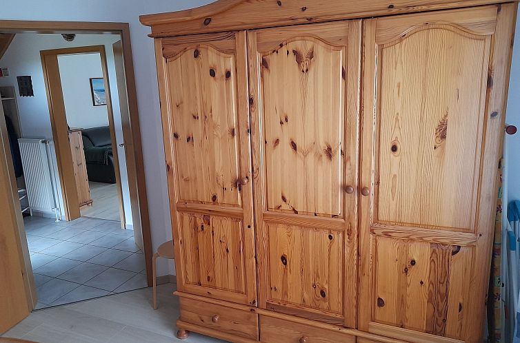 Appartement Moderne Ferienwohnung mit Balkon in Strandnähe