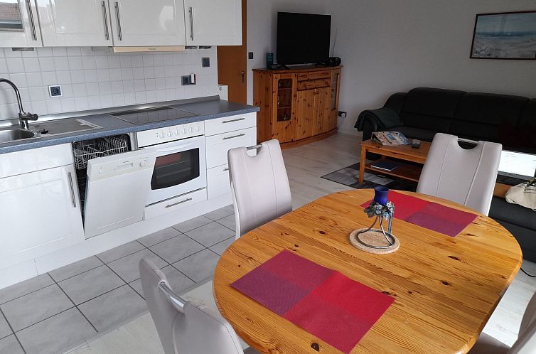 Appartement Moderne Ferienwohnung mit Balkon in Strandnähe