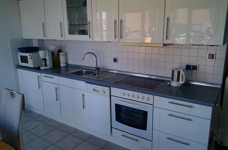 Appartement Moderne Ferienwohnung mit Balkon in Strandnähe
