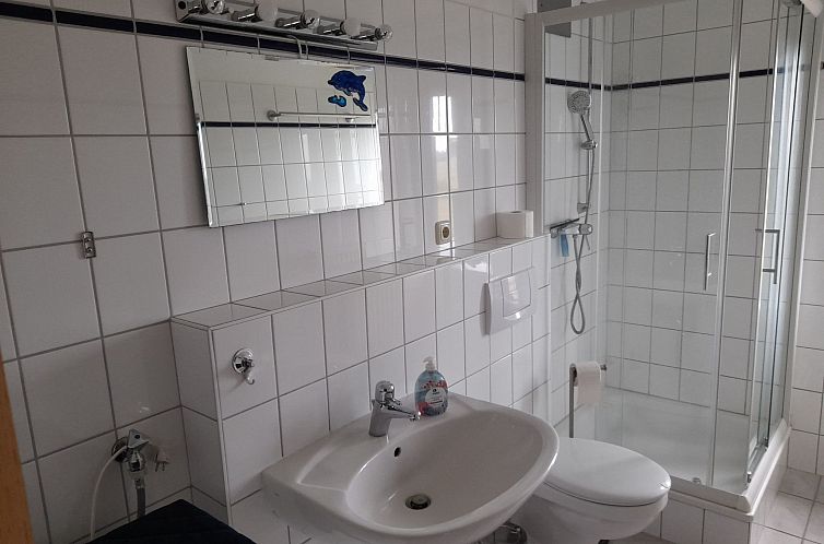 Appartement Moderne Ferienwohnung mit Balkon in Strandnähe
