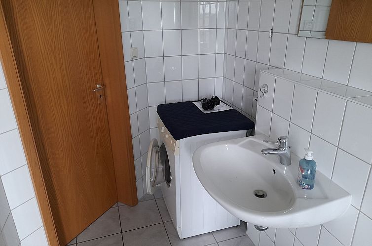 Appartement Moderne Ferienwohnung mit Balkon in Strandnähe
