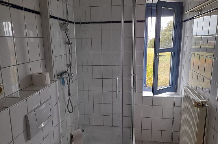 Appartement Moderne Ferienwohnung mit Balkon in Strandnähe